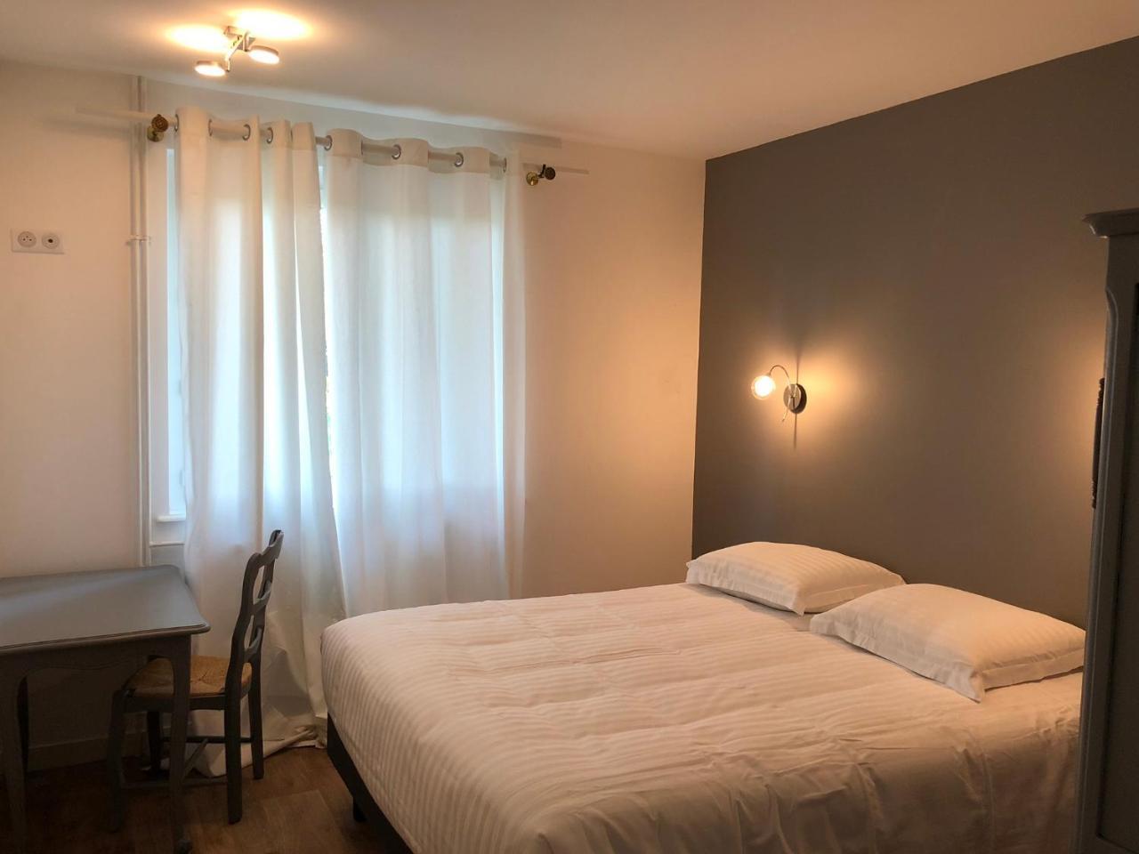 La Cle Des Champs Hotell Le Teilleul Eksteriør bilde